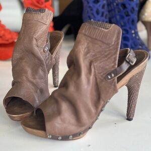 La Suite Heels | Size 8